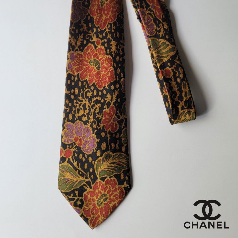 CHANEL Men's Vintage Tie 100% Silk Made in Italy Black Floral Pattern Authentic